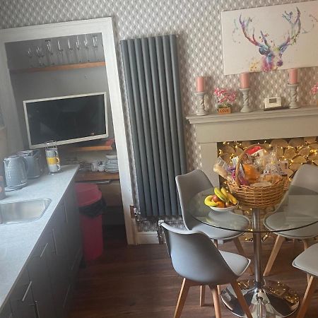 Georgian City Apartment At Thomas Street Double Bedroom And Two Single Trundle Beds Бат Экстерьер фото