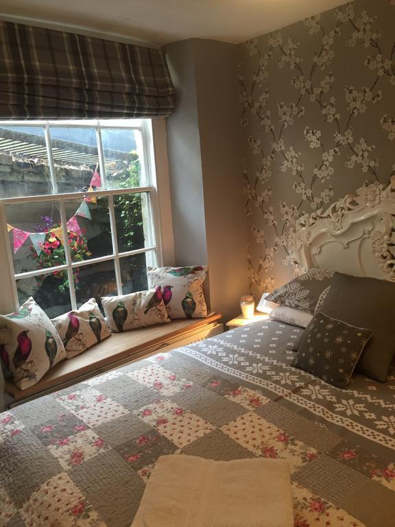 Georgian City Apartment At Thomas Street Double Bedroom And Two Single Trundle Beds Бат Экстерьер фото